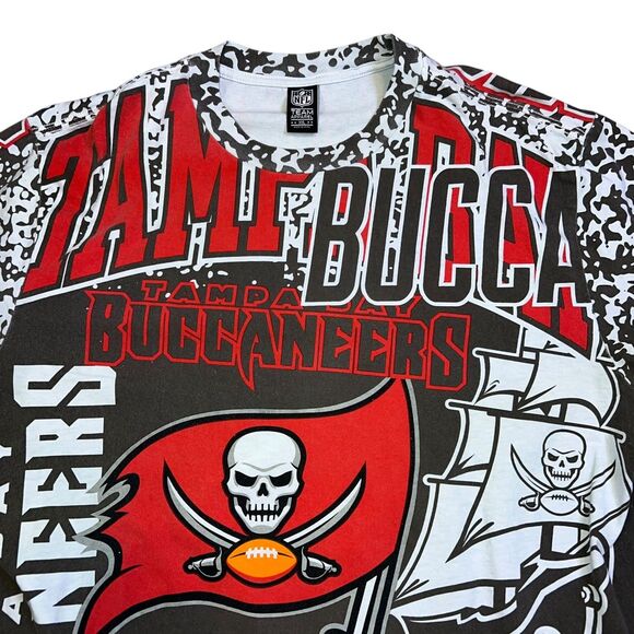 NFL Tampa Bay Buccaneers Shirt Size XXL All Over Print Short Sleeve T-Shirt - Picture 2 of 7